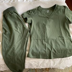Med couture jogger scrub set